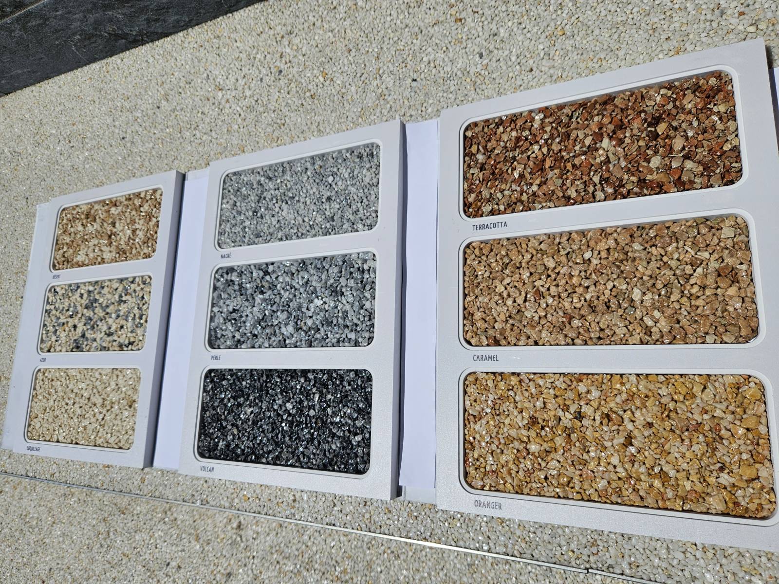 Nuancier de couleurs en moquette de pierre