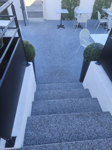 Escaliers en moquette de marbre