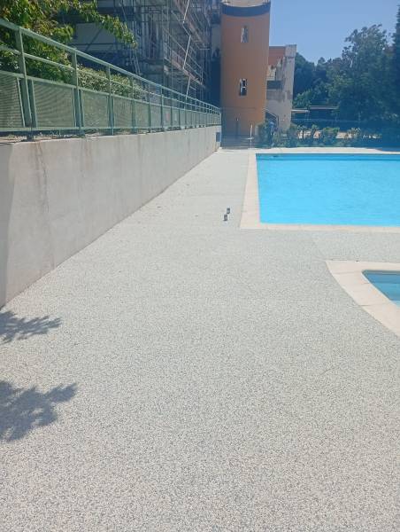 pose de moquette de pierre 